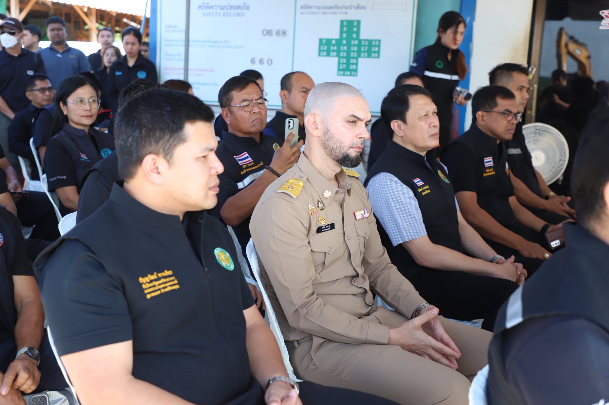 title - ข่าวดีชาวกระบี่ รมช.เกษตรฯ ลงพื้นที่ติดตามโปรเจกต์ยักษ์ ส.ป.ก. เร่งพัฒนาโครงสร้างพื้นฐานแปลงพื้นที่เป้าหมาย คทช. ในเขตปฏิรูปที่ดิน กว่า 4,300 ไร่ มุ่งสร้างอาชีพอย่างยั่งยืน